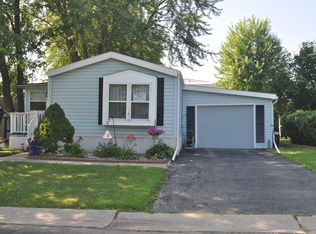 1212 Indigo Dr, Oshkosh, WI 54902