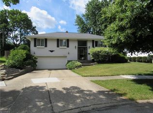 13409 Crestway Dr, Brookpark, OH 44142