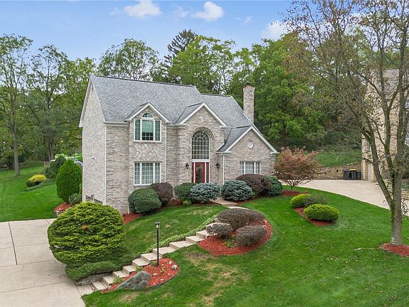 2nd image of 5583 Beverly Ct