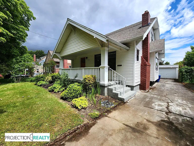 3336 NE 11th Ave — Photo 2