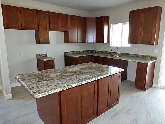 5th image of 10639 N 9th Dr