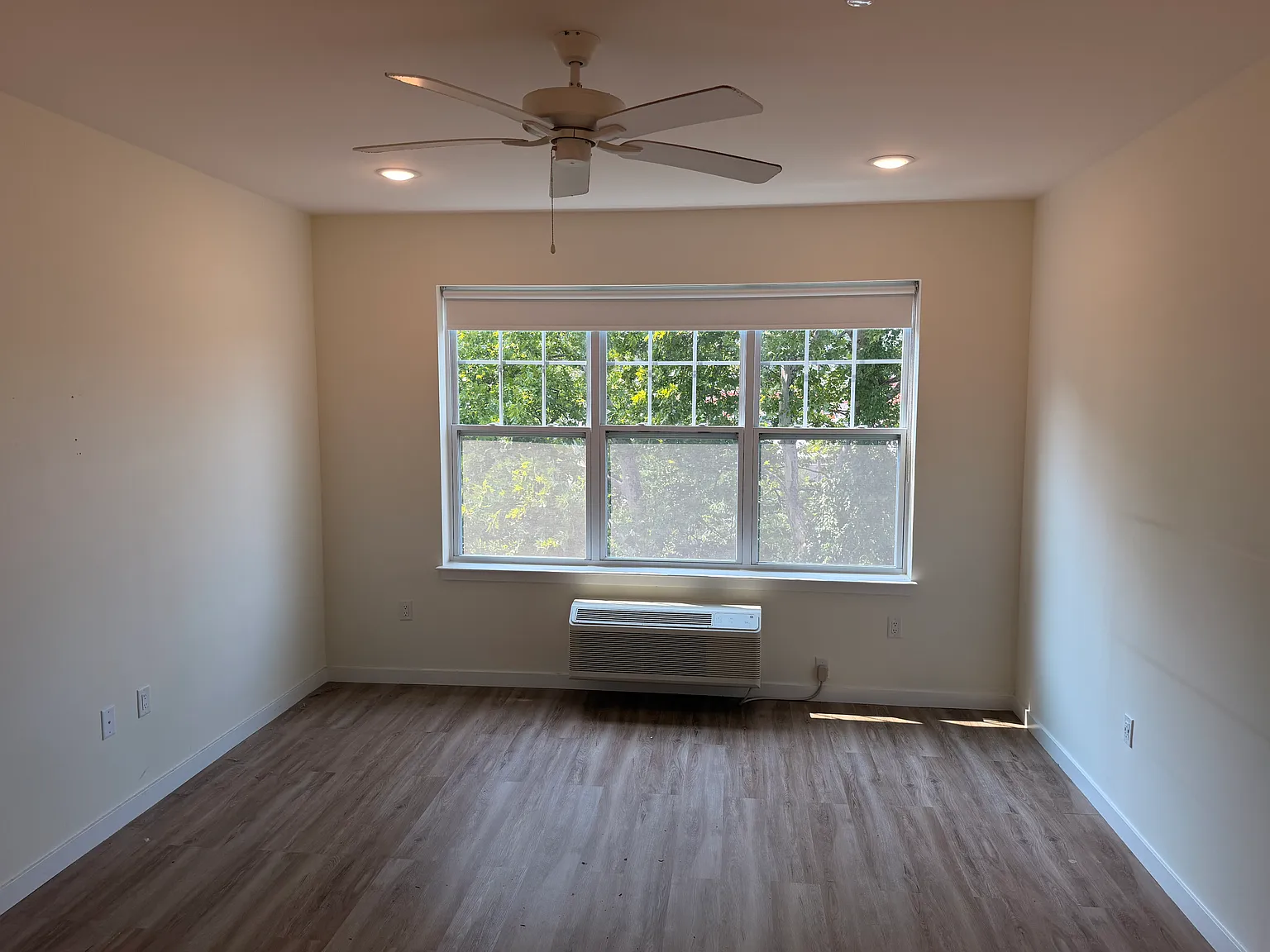 1 bed, 786 sqft, $2,350 — Photo 2