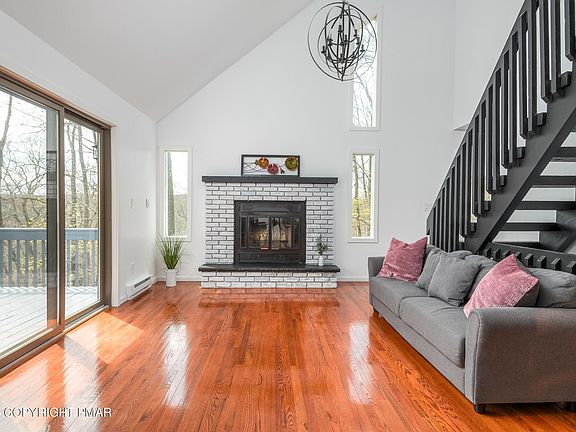 2nd image of 5074 Woodbridge Dr E