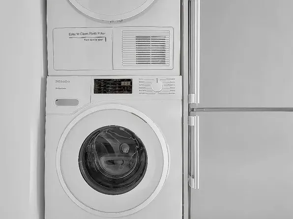 627 East 6th Street image 8 of 9