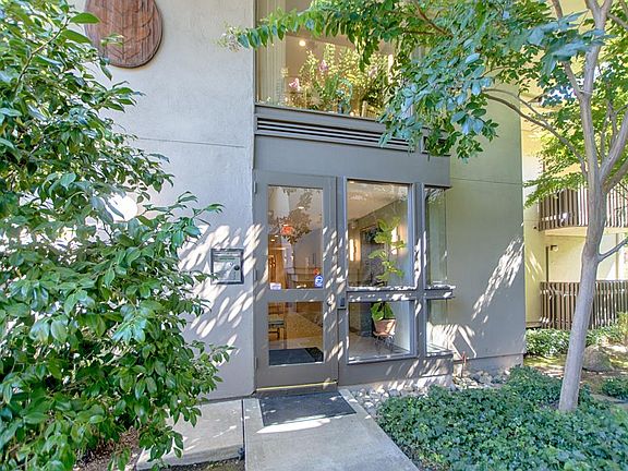3rd image of 2140 Santa Cruz Ave APT B106