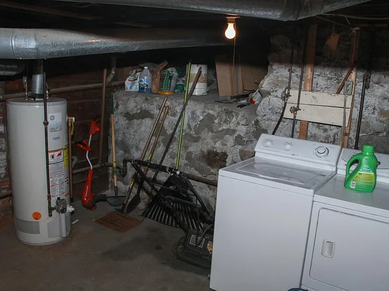 109 Magoun Ave — Photo 23