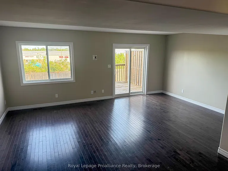 77 Mountain Ash Dr — Photo 8
