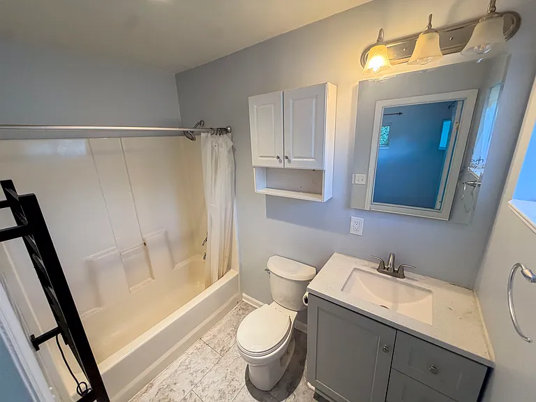 1910 Honeycut Ln — Photo 18