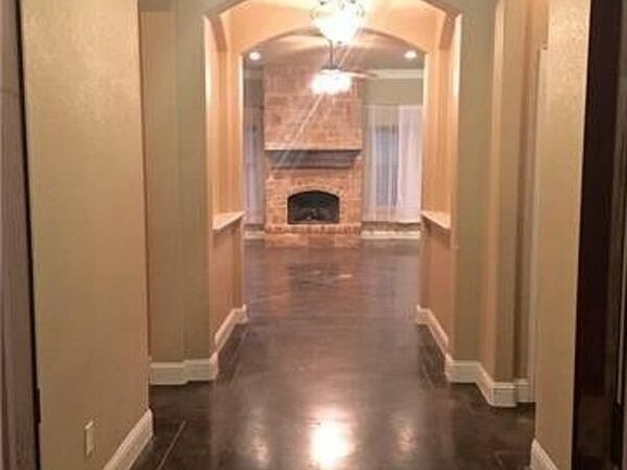 3rd image of 114 Muirfield Dr