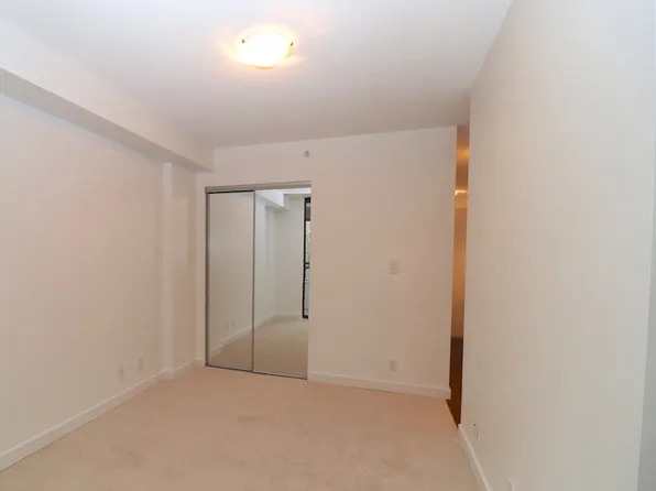 538 Smithe St #305, Vancouver, BC V6B 0A6