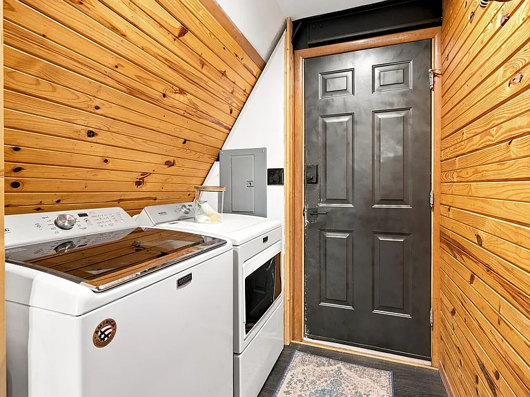 Dogwood Dr — Photo 19