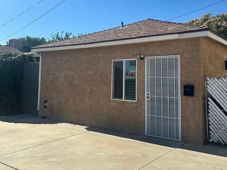 1147 W Avenue H11 — Photo 1