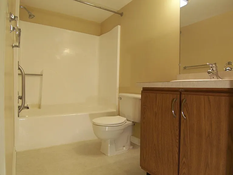 111 Fieldcrest St — Photo 9