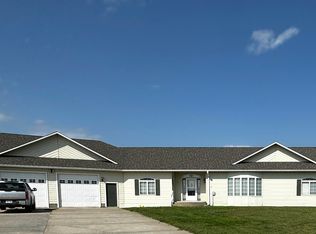 19510 W Old Sod Rd, Holstein, NE 68950