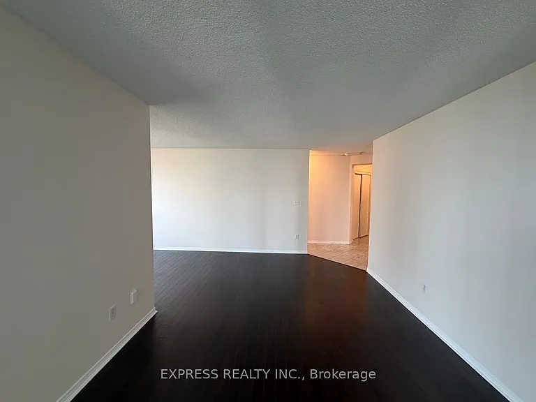 942 Yonge St #212 — Photo 7