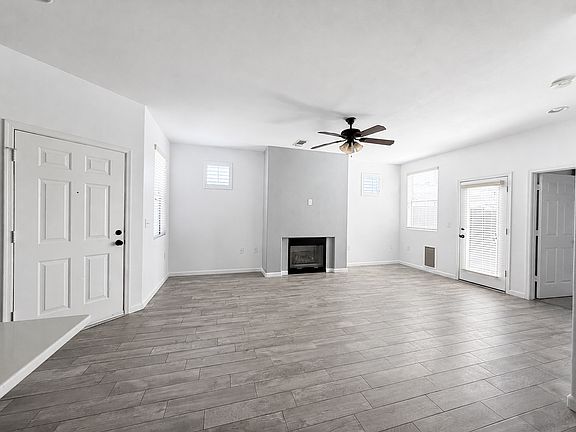 4th image of 3221 N 37th St Unit 15
