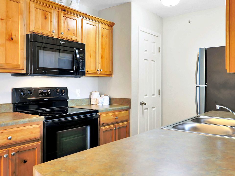 1st image of 1735 W Bennett St #E206