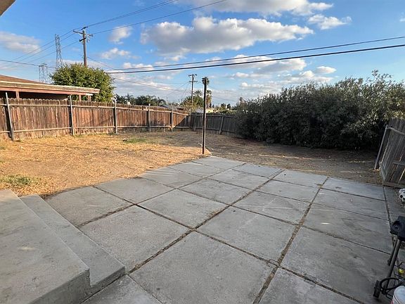 5th image of 1001 Greenwood Dr