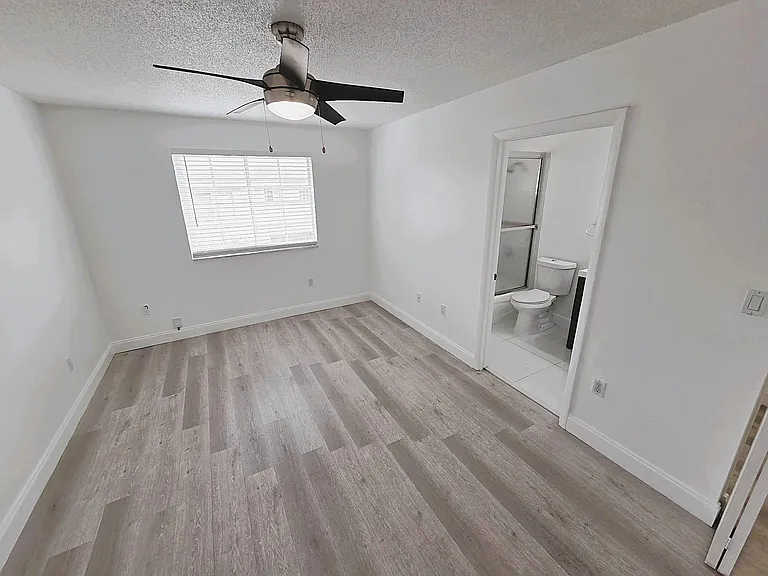 18616 SW 100th Ave — Photo 11
