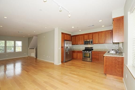 4th image of 854 Avery Dr