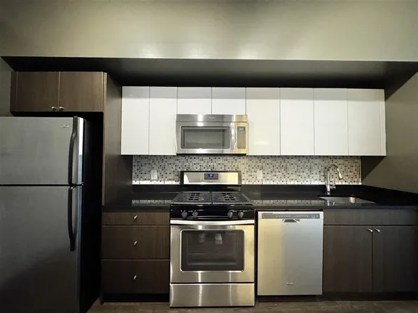 525 West 28th Street image 1 of 7