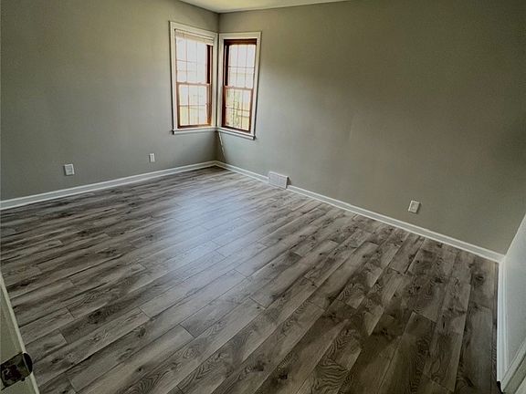 5th image of 8425 Pershing Ave
