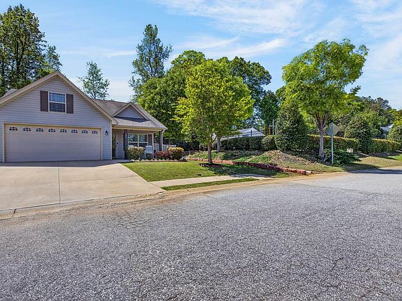3rd image of 606 Chastine Dr