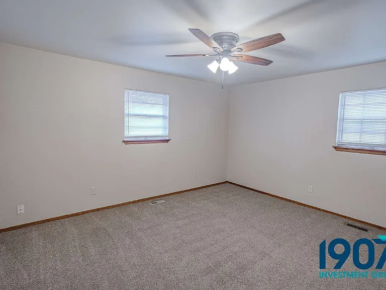 1101 SW 72nd St — Photo 7