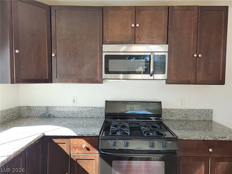 6556 Bradford Ln — Photo 16