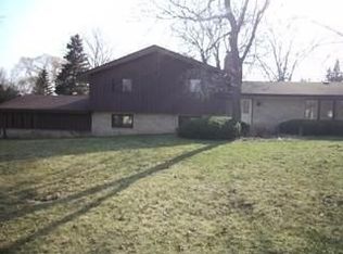 8251 Fairmont Ln, Greendale, WI 53129