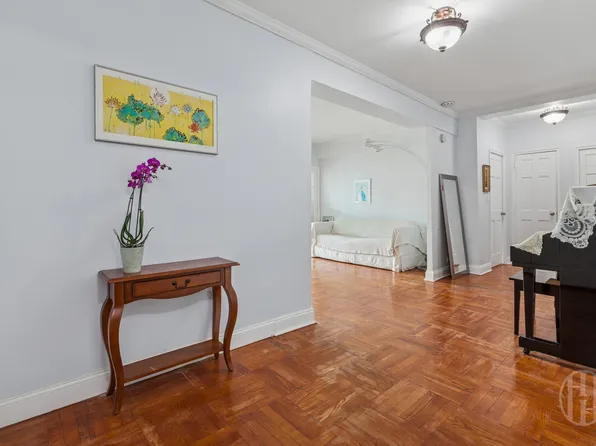 63-33 98th Place image 4 of 6