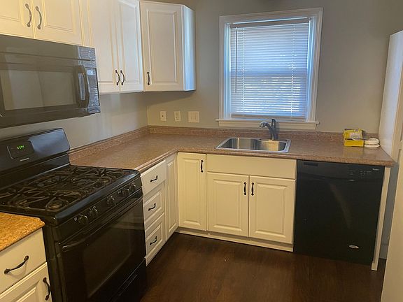 4th image of 837 Little Somerset St