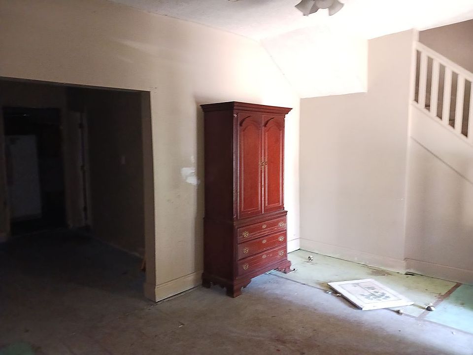1st image of 217 Lovell Dr