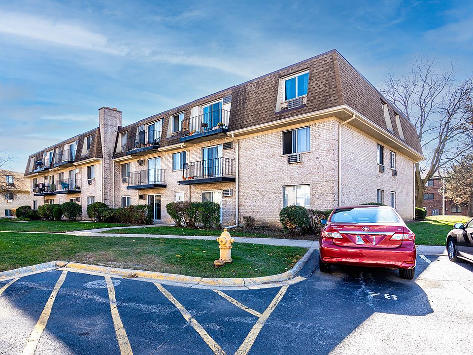 1st image of 222 Shorewood Dr APT 1C