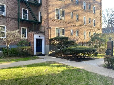 30 Cathedral Avenue #3D, Hempstead, NY, 11550