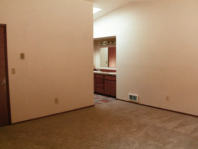 806 Hyak Way — Photo 7