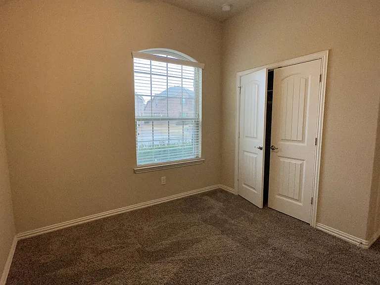 700 Feathering Way — Photo 18