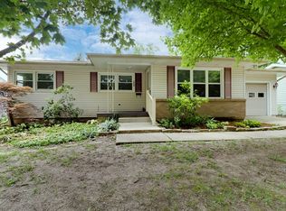 1305 Searle Dr, Normal, IL 61761