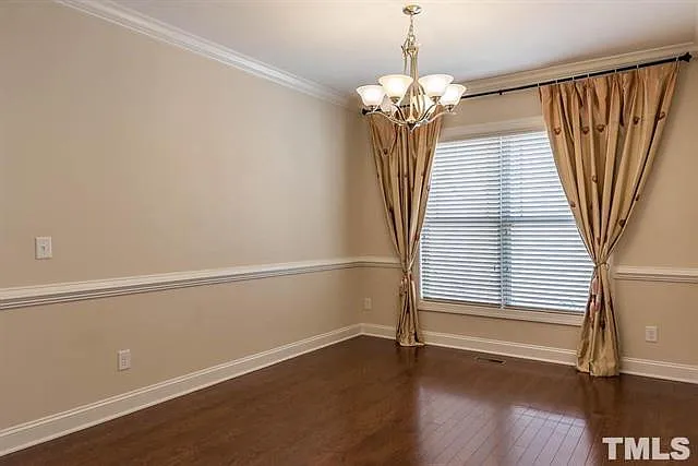 726 Weavers Ridge Dr — Photo 8