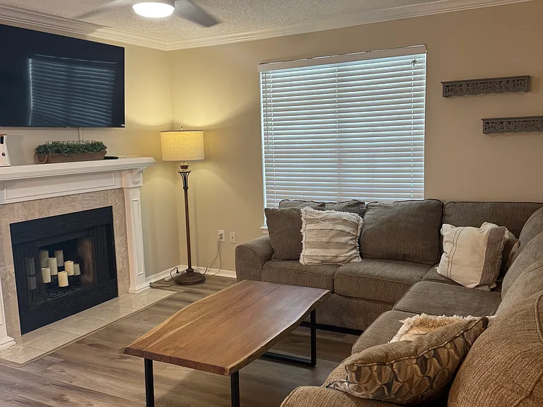 1000 W Horatio St #101 — Photo 5