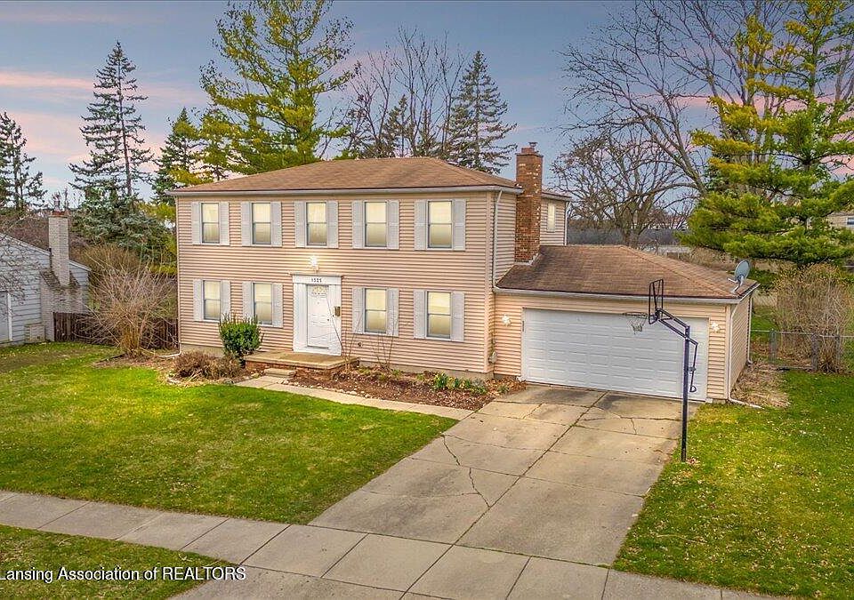 1st image of 1325 N Magnolia Ave