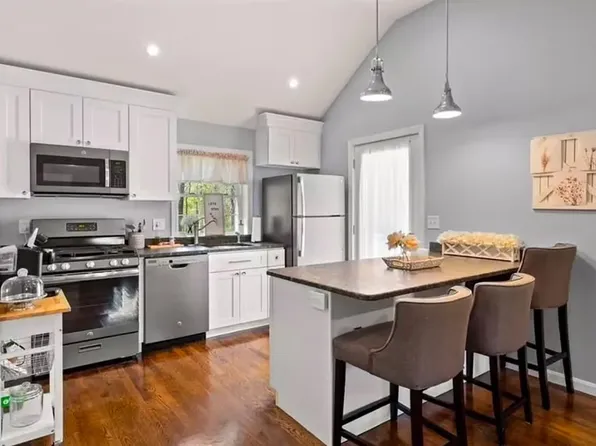 72 W Main St #B, Merrimac, MA 01860