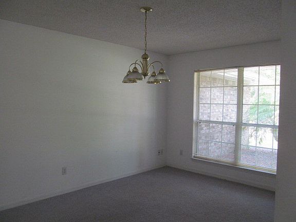 2nd image of 12 Wood Arbor Ln