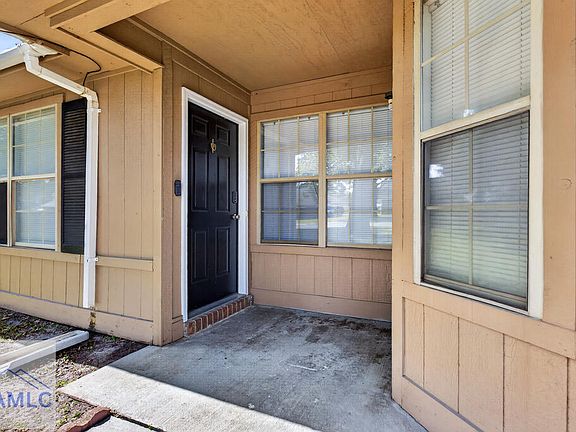 4th image of 662 Demere St