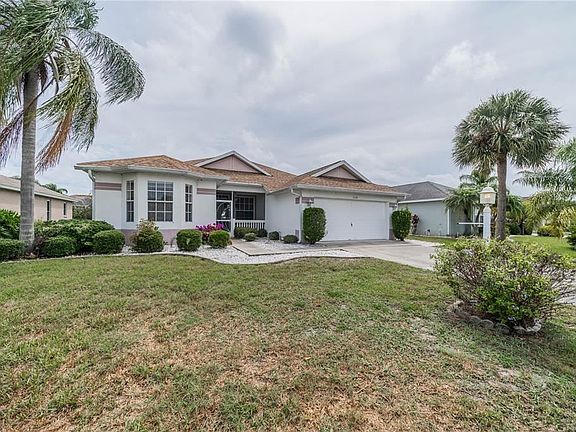3rd image of 2318 Lyndhurst Dr