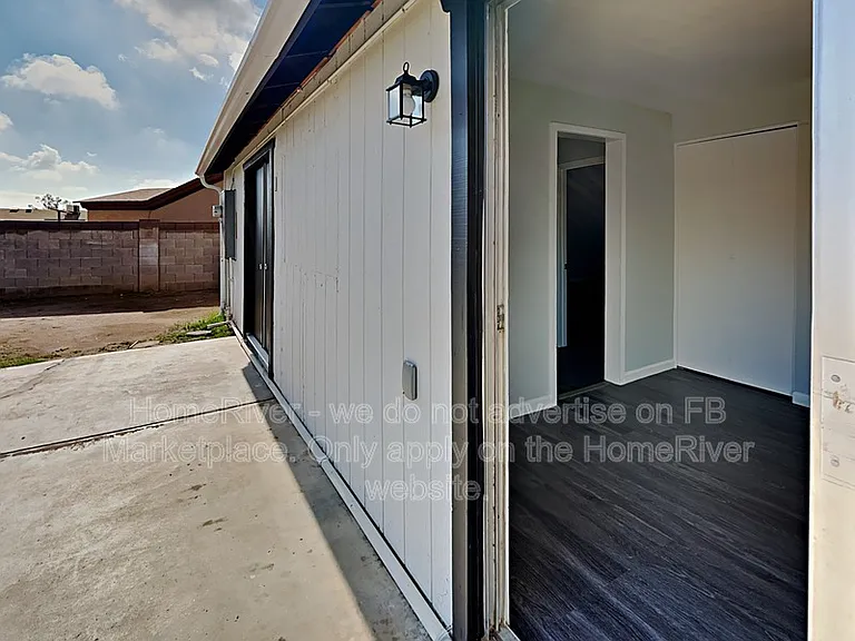 1801 N 63rd Dr — Photo 19