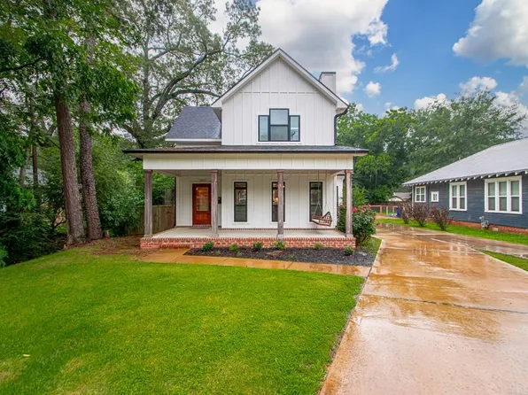 1927 College Ave, Conway, AR 72034