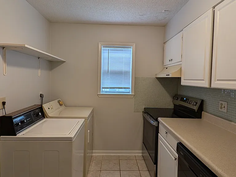 121 Ashley Forest Rd — Photo 4