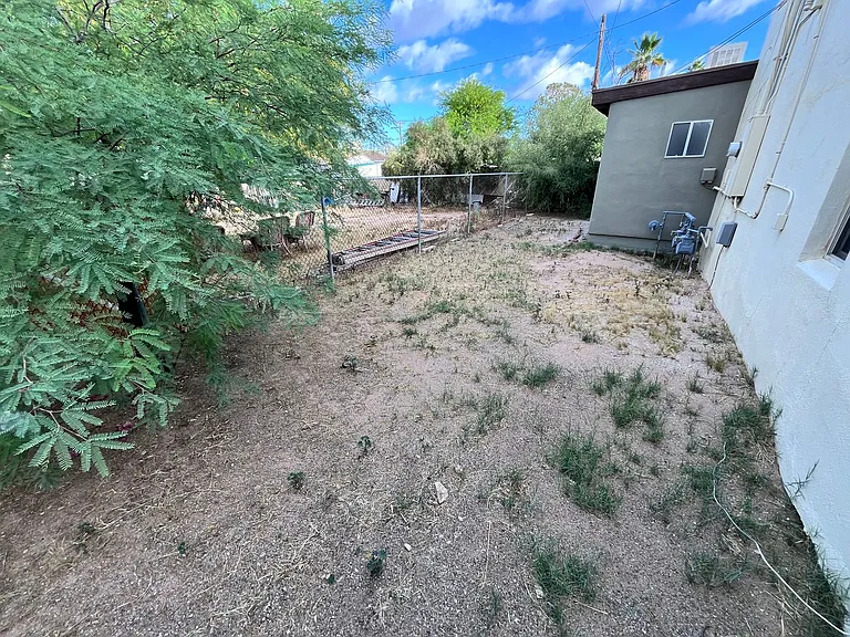 3706 E Fairmount St — Photo 27