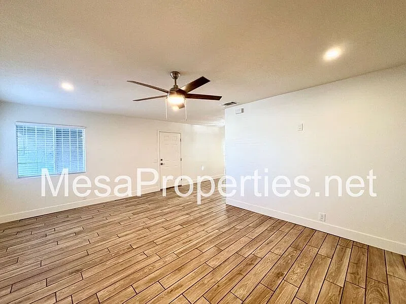 2 bed, 1.0 bath, 900 sqft, $1,700 — Photo 4